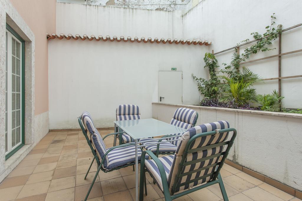 Bairrus Lisbon Apartments - Alfama II Room photo