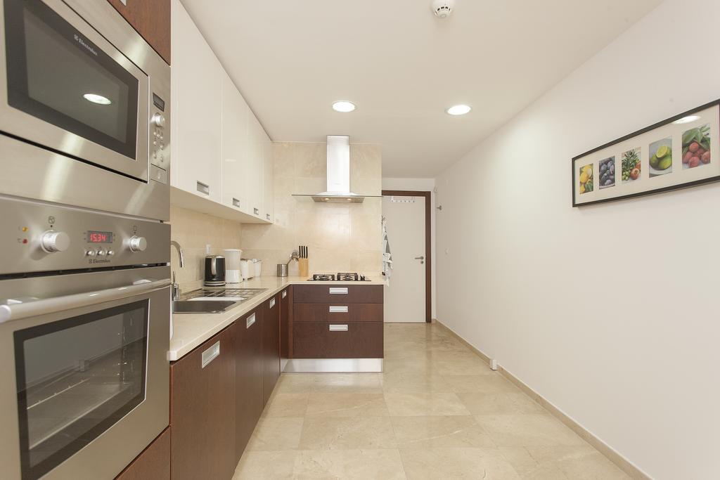 Bairrus Lisbon Apartments - Alfama II Room photo